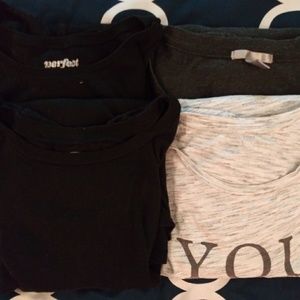 4 pack of womens t-shirts. Size XL